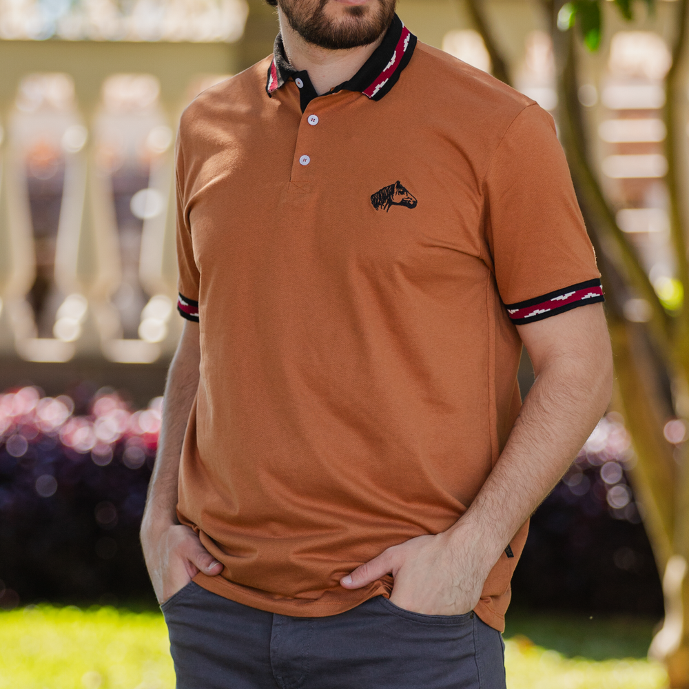 Polo Cusco Piquet Denim Pampa Estampa Cavalo - Caramelo - Cusco
